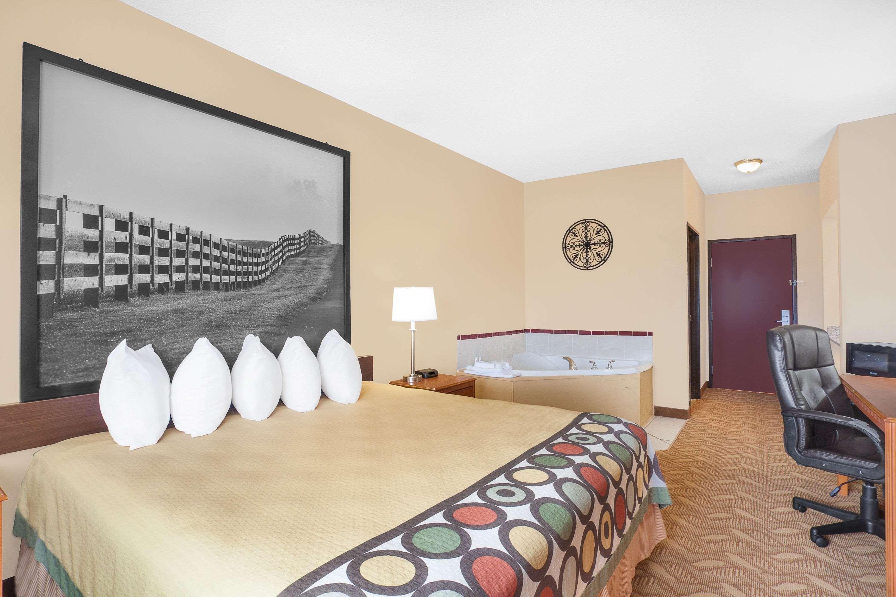 Super 8 By Wyndham Central City Ngoại thất bức ảnh
